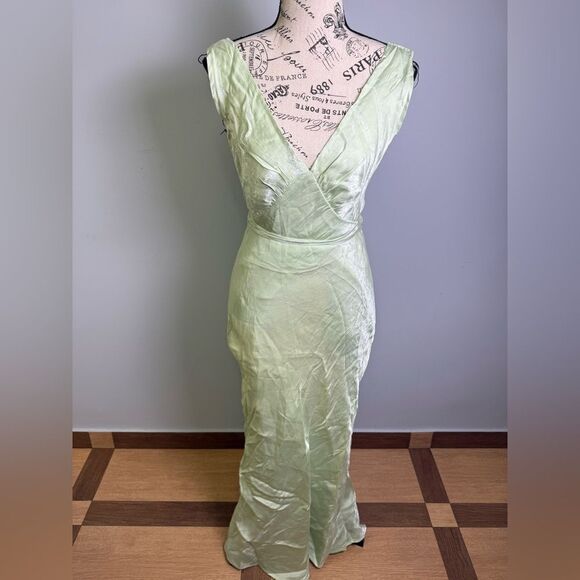 Peppermayo v-neck Loren Maxi dress NWT Size US 6 - Picture 1 of 10